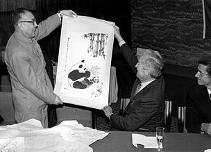 Sir Peter Scott (sitting), and from left David Mitchell, Dr Lee M Talbot (at the time WWF's ...
© WWF Intl. / WWF
© WWF Intl. / WWF